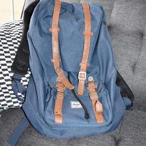 Herschel Retreat Navy backpack